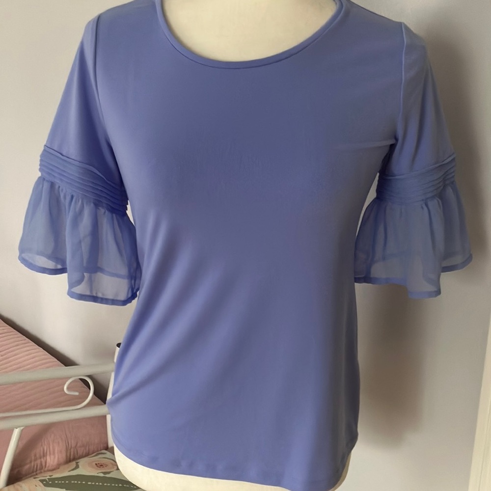 Pretty blue short bell sleeve top EUC size PP